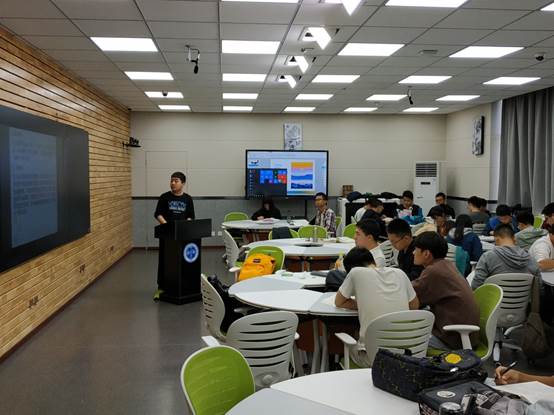 说明: C:\Users\CHXGB\Desktop\新闻稿\20181221威廉希尔williamhill‍‍‍‍‍‍‍‍《聚合物合成工艺学》课程创新教学模式取得良好效果\IMG_20180928_171735.jpg