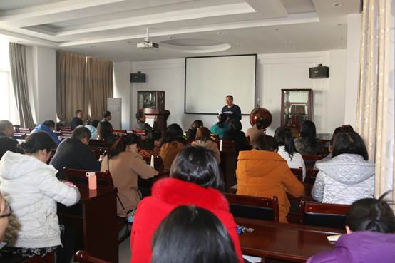 说明: C:\Users\CHXGB\Desktop\20181123威廉希尔williamhill学习贯彻中国工会十七大精神\IMG_8037.jpg